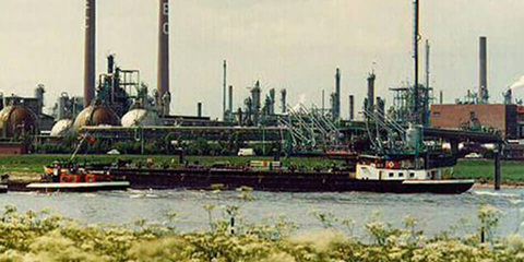 Bayer completes switch to petrochemistry