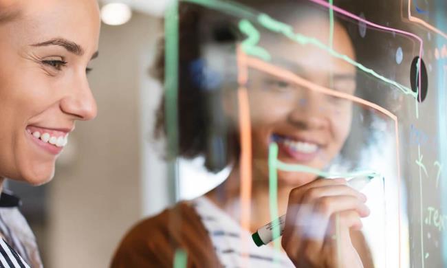 Women developing ideas